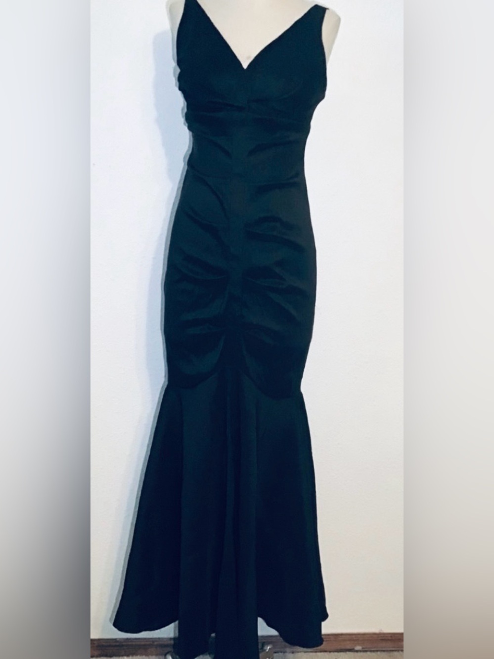Windsor Black Ruched Mermaid-Style Pencil Dress